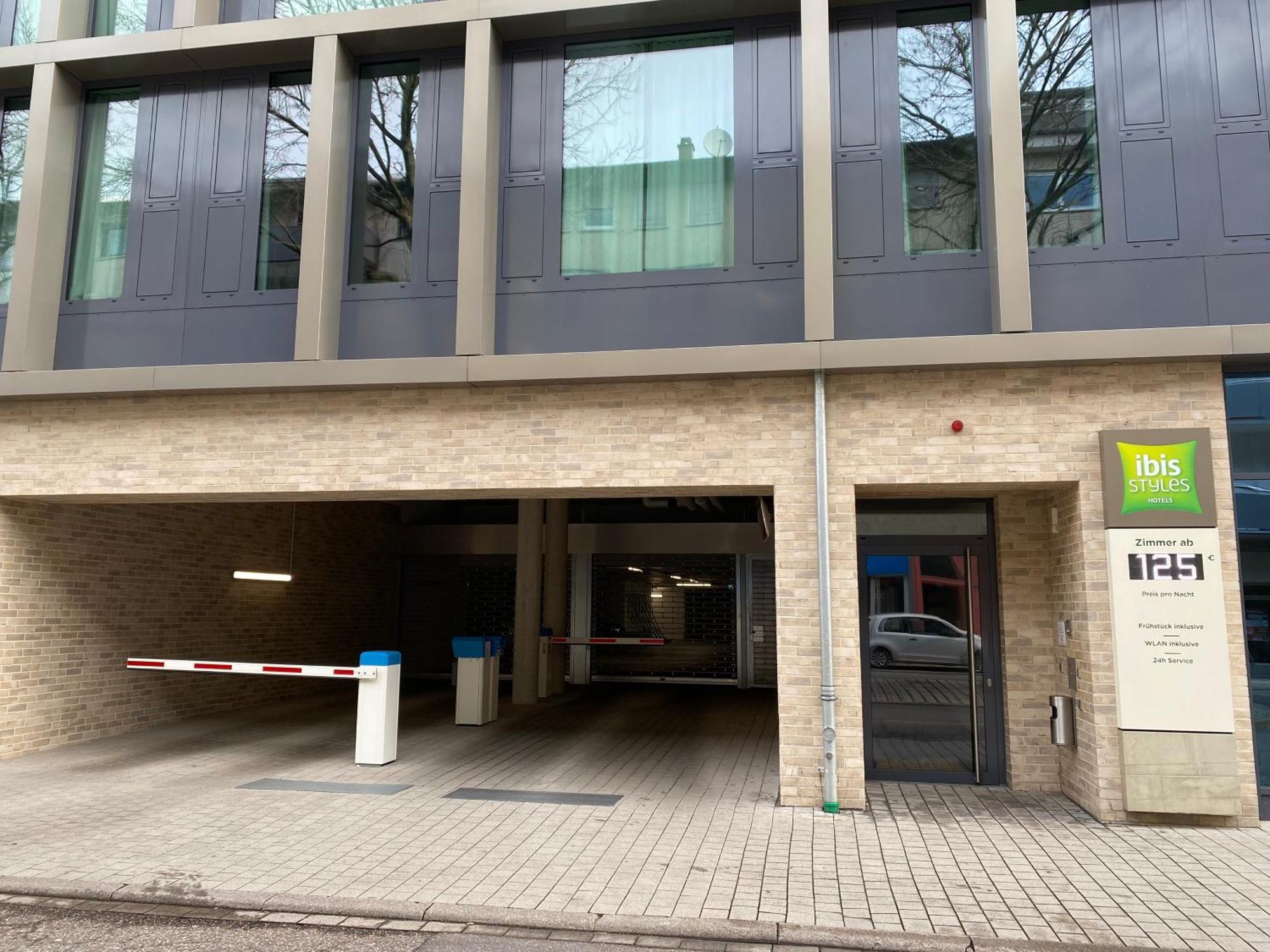 Schoenes 2 Zimmer Apartment Zentral Gelegen Pforzheim Eksteriør bilde