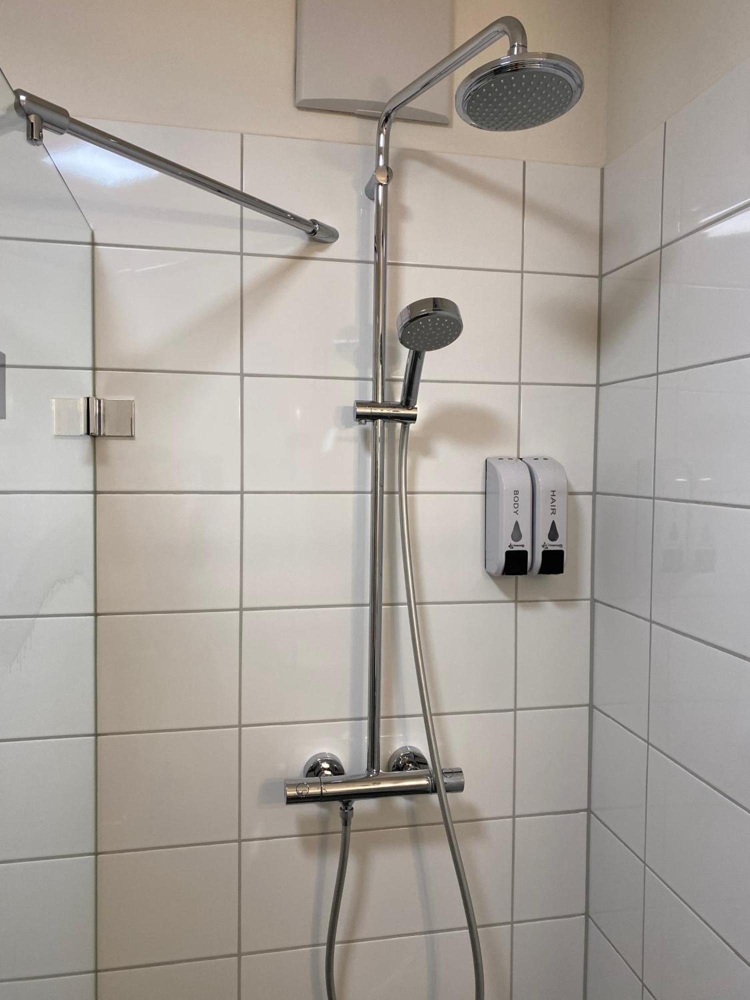 Schoenes 2 Zimmer Apartment Zentral Gelegen Pforzheim Eksteriør bilde